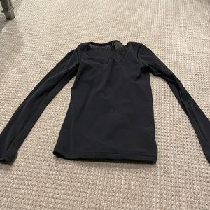 Lululemon long sleeved black top size 6